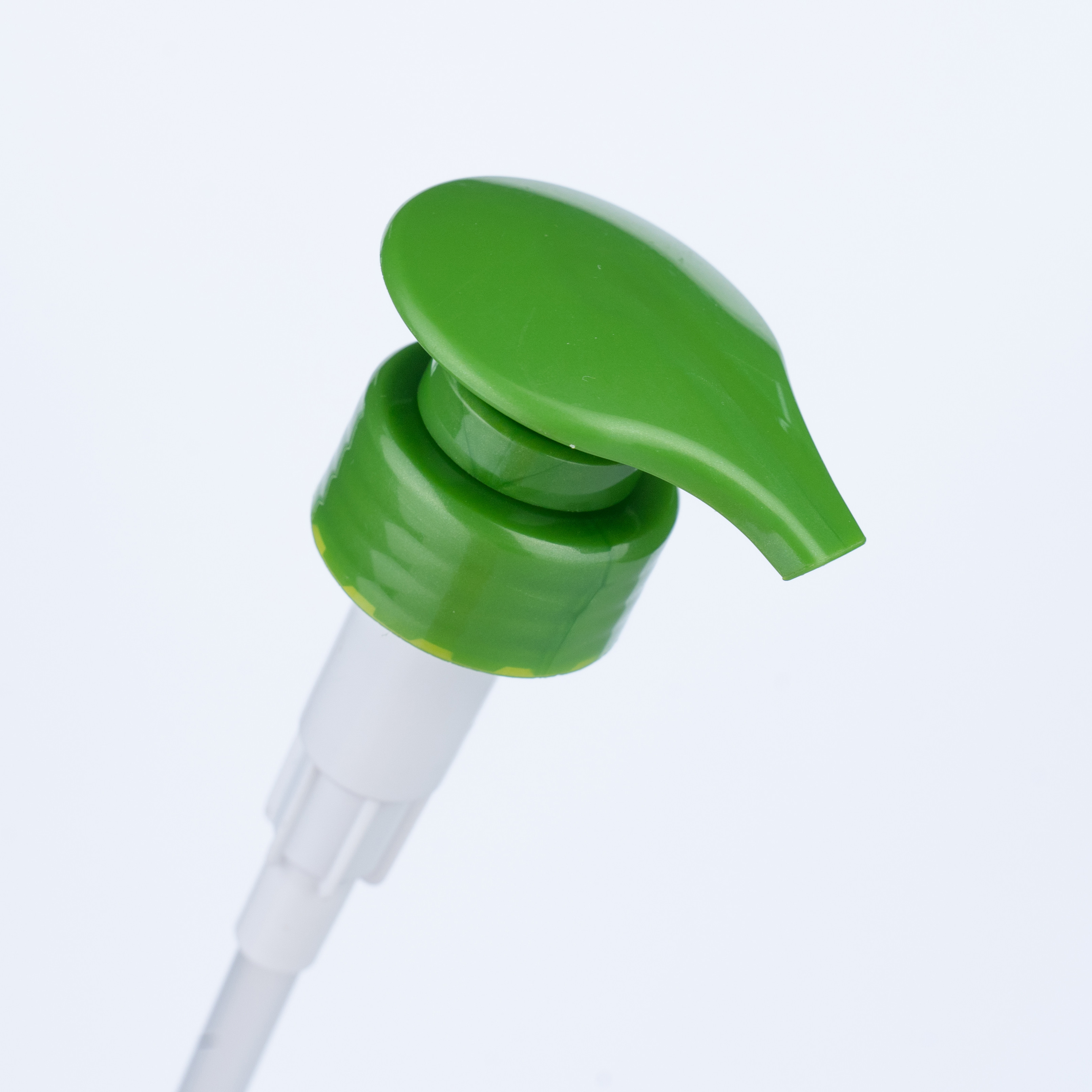 33/410 Dark Green Round Pump Head Plastic Lotion Pump Head for Shampoo and Lotion Bottles for Body Cleaning and Hair Care
