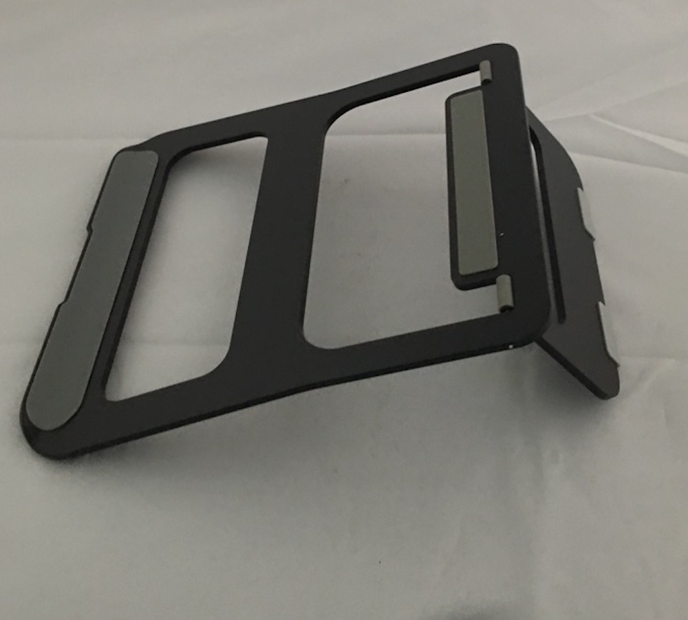 Black 230*210*4mm Macbook Metal Stand Anodizing Aluminum Laptop Tray