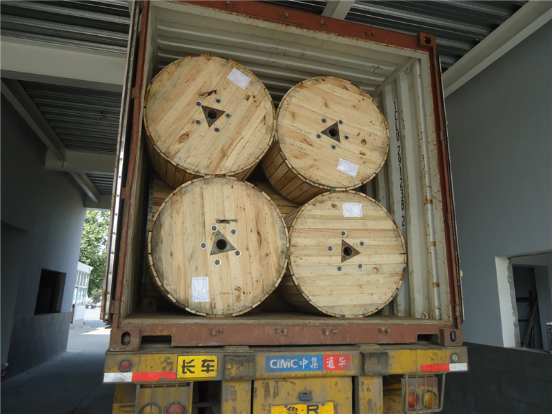 15 - 35kV Medium Voltage Power Cables Aluminum Conductor XLPE Insulation PE Sheath Underground Distribution