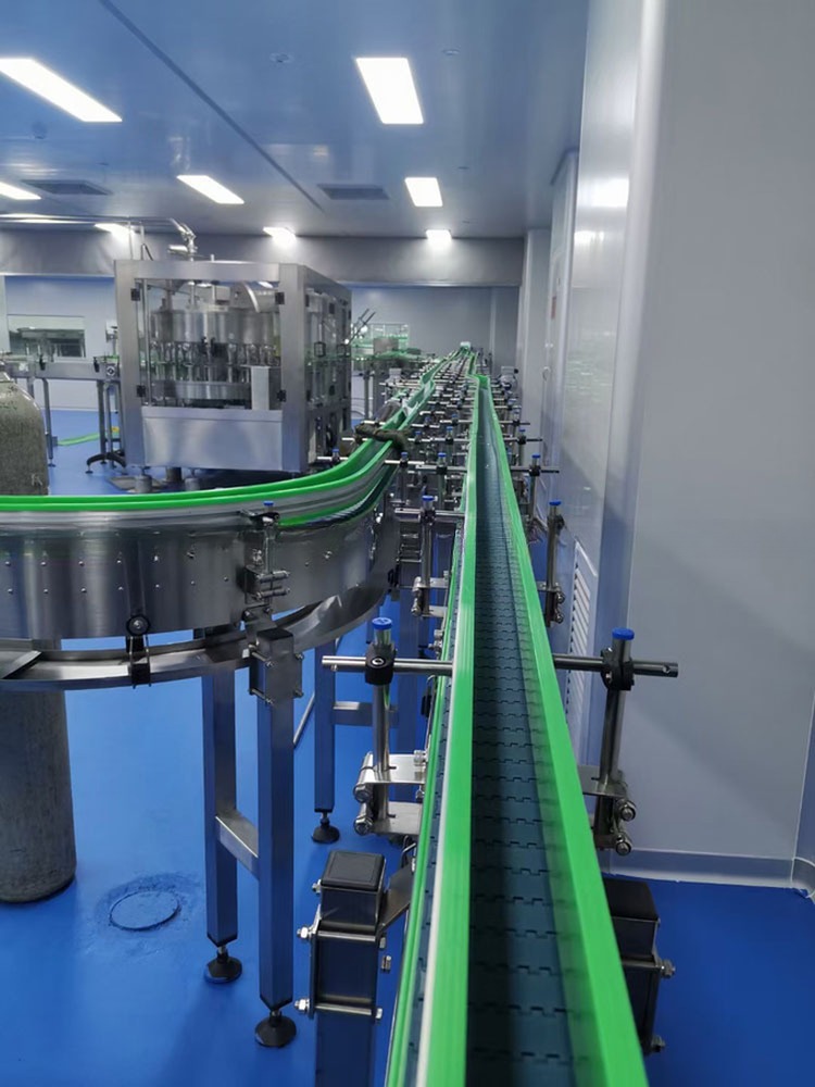 3000BPH Mineral Water Pure Water Bottle 8 Heads Filling Machine for Food Beverage 1