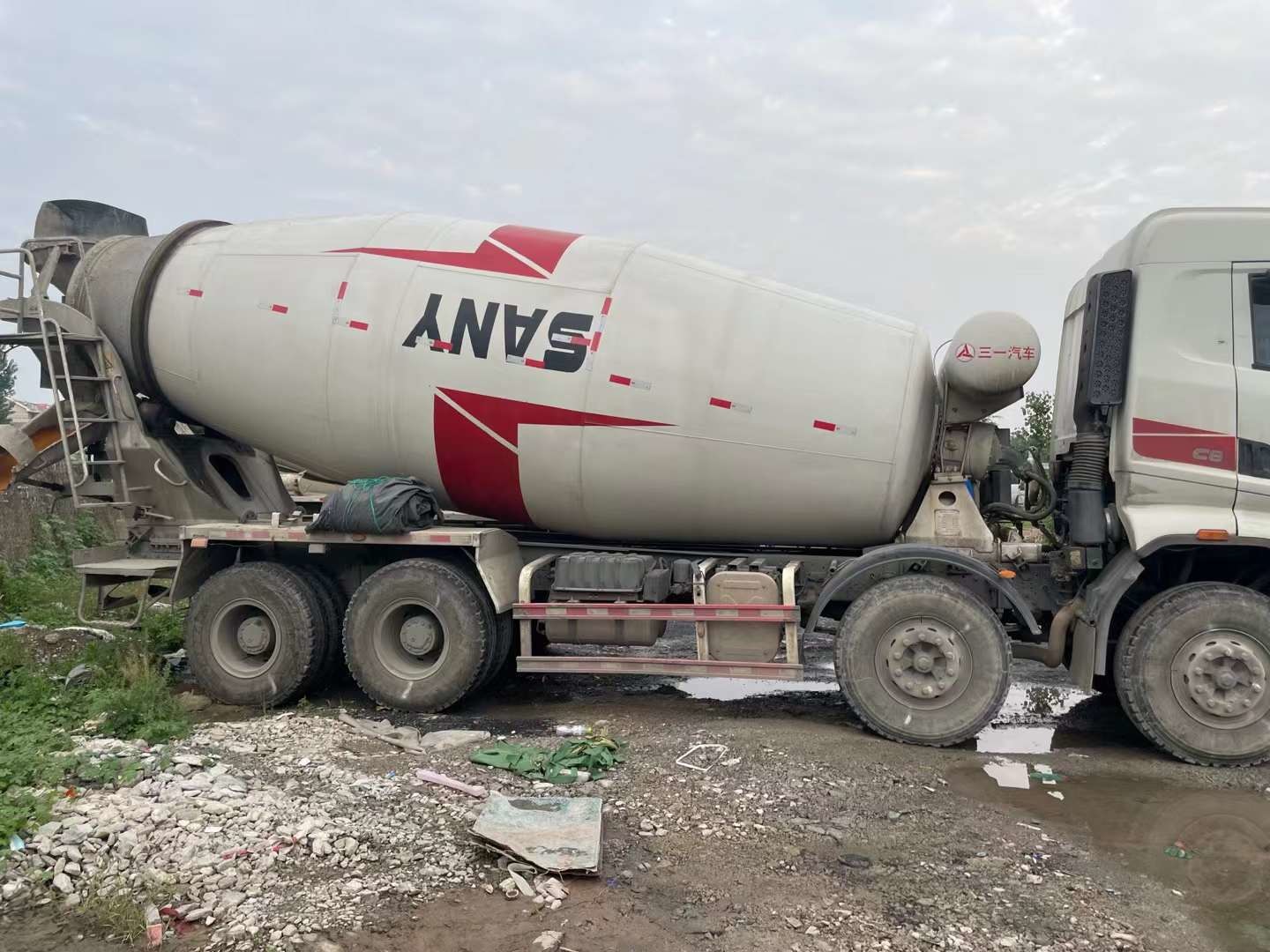 350 HP Used Concrete Mixer Truck With HINO P11C-WC Type Engine