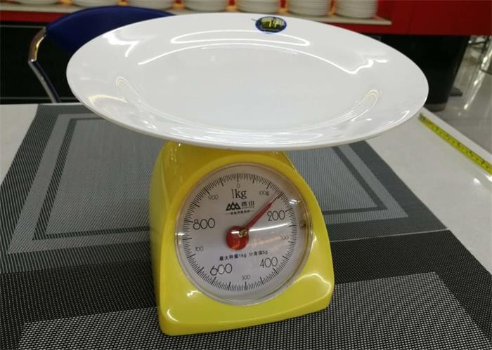 White Porcelain Dinnerware Sets Wide Rim Round Plate Diameter 25cm Weight 150g