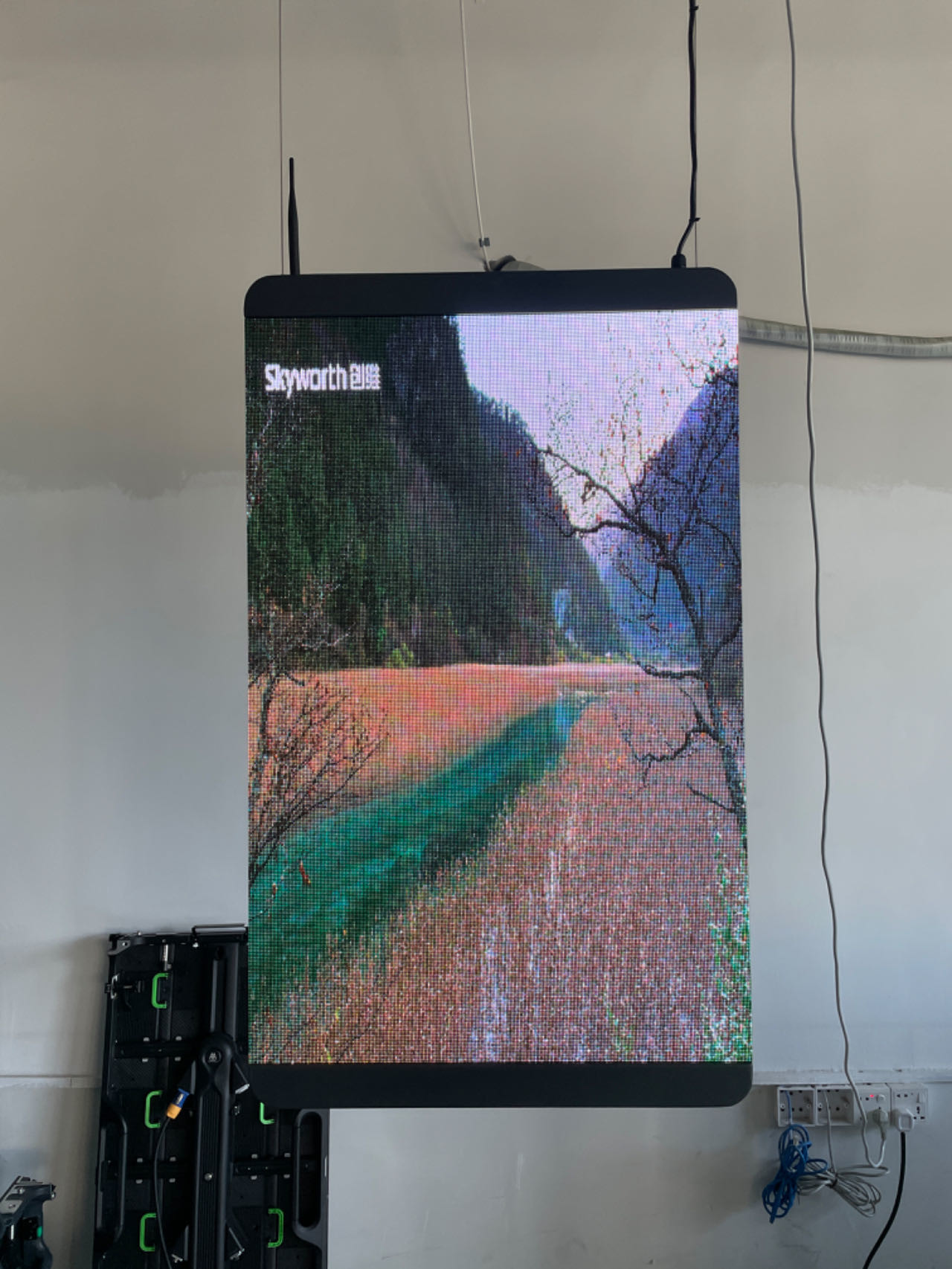 Led Poster Display Ultra-Thin Lightbox Billboard Hanging Advertising Signs Agent LED Window Display