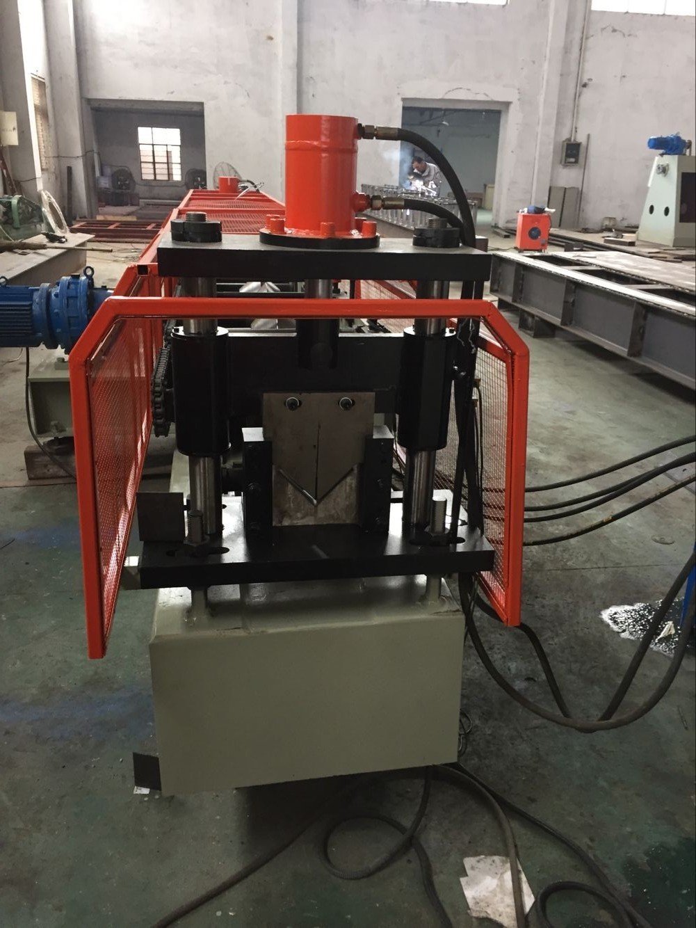 Galvanized Steel CZ Purlin Roll Forming Machine Hydraulic Hole Punching CE Standard