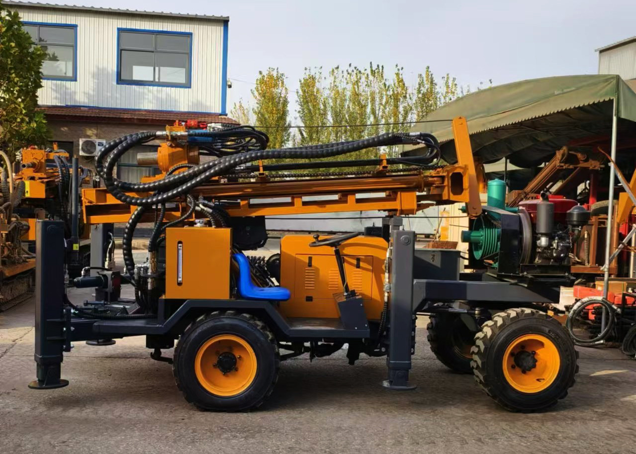 5.5T Traction Water Well Drilling Rig Tire Walking For Heavy Duty Drilling