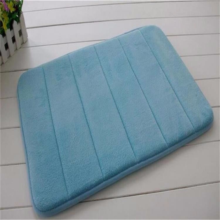 White dots pattern coral fleece bath mat with memory foam