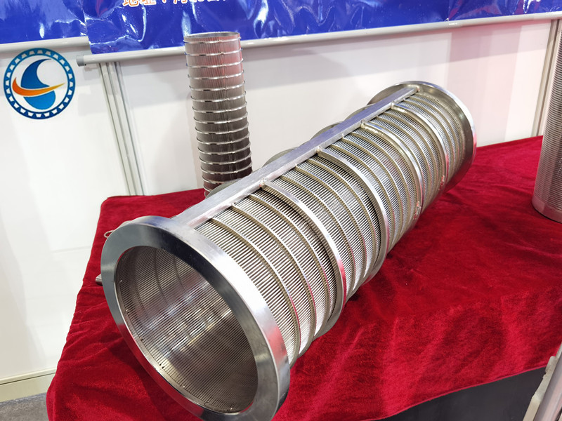Cylindrical Ss 304 Wedge Wire Screen Pipe Welded From Inside To Outside Filter