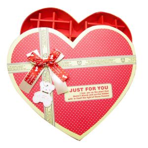 China 157g Art Paper Hard Cardboard Christmas Chocolate Boxes Packaging Varnishing wholesale
