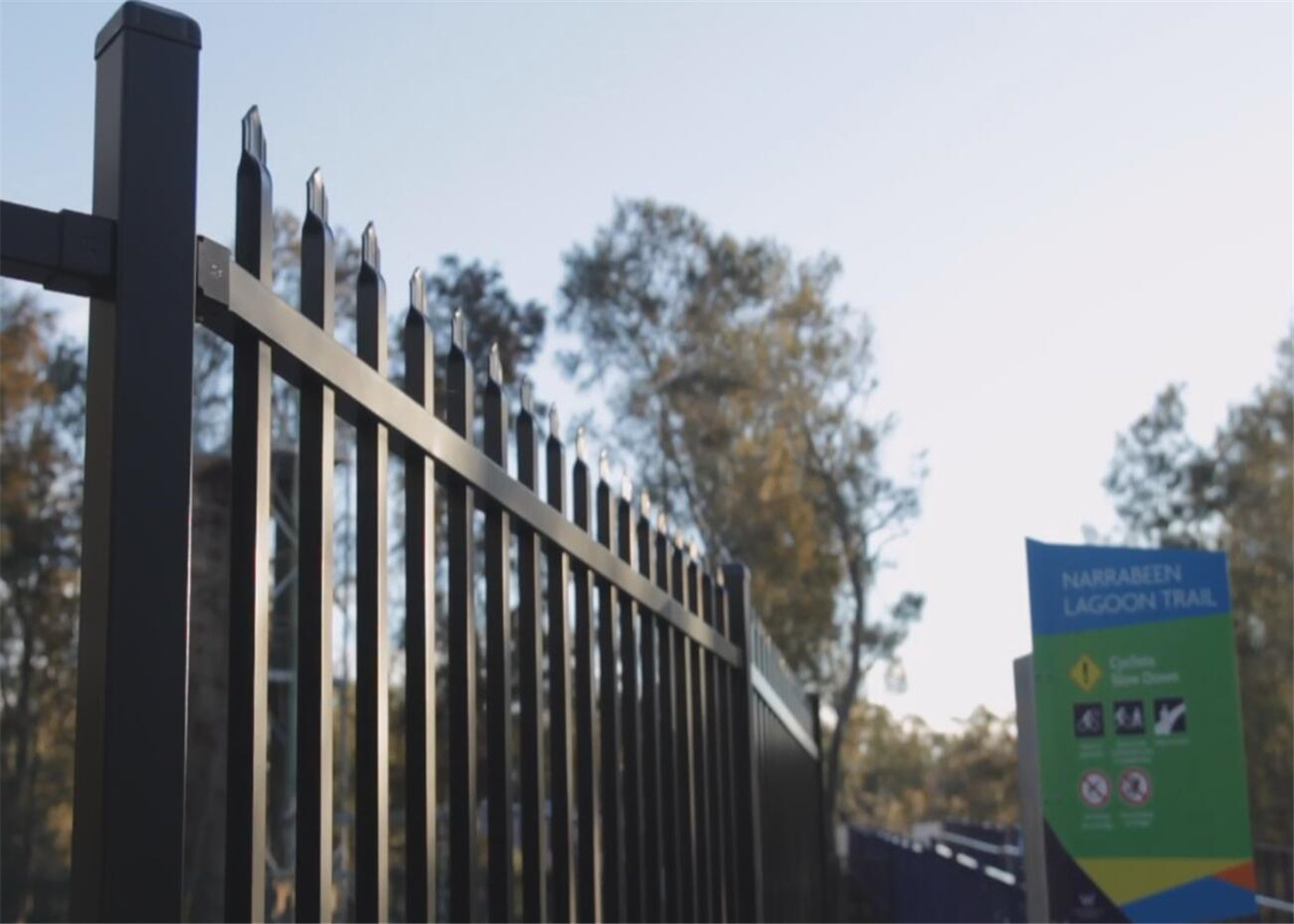 Powder Coated Pregalvanized Spear Top Security Garrison Fencing