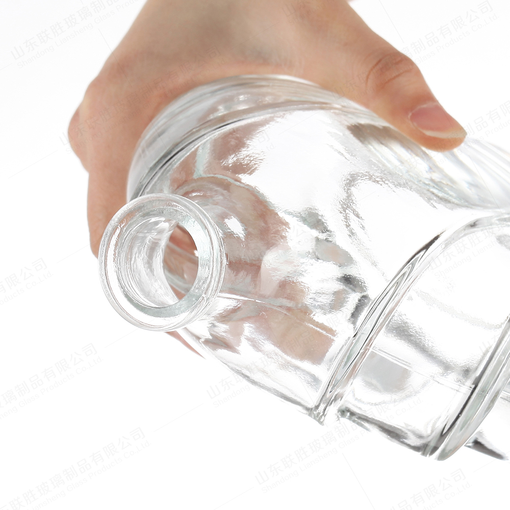 Exquisite Carving Crafts Glass Bottle for Hot Mountain Shape Whiskey Vodka Brandy