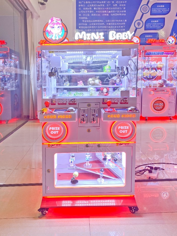 Mini Baby 2 People Coin Operated Arcade Machines Doll Claw Machine