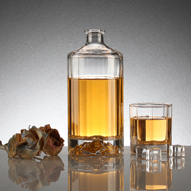 Accptable Clear Surface Handling 750ml Vodka Spirit Gin Rum Glass Liquor Bottle with Cork