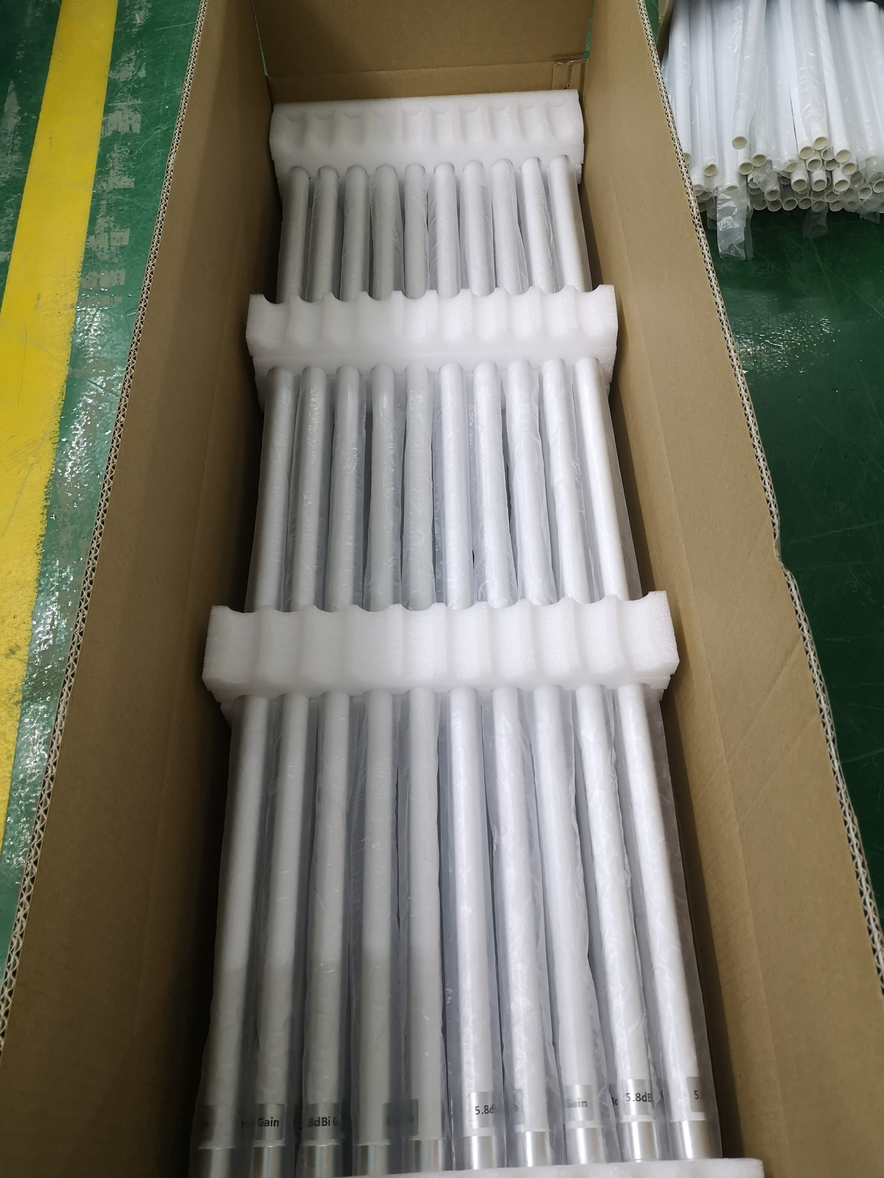 5.8 dbi Medium Gain Antenna for Helium in EU N Connector and V.S.W.R≤1.2