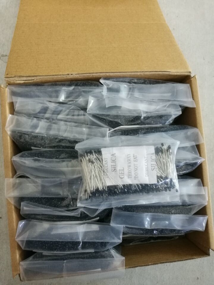 MF52 Epoxy NTC Thermistor 30K Carbon Film Resistor Non Inductive Resistance
