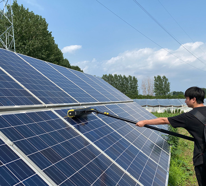 Photovoltaic Solar Panel Rotary Cleaning Robot Brush With Lithium Battery Manual Rotating Electric Water / Water Free
