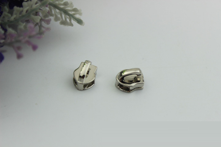 High end zinc alloy light gold nylon teeth zipper 5# zipper slider for bags