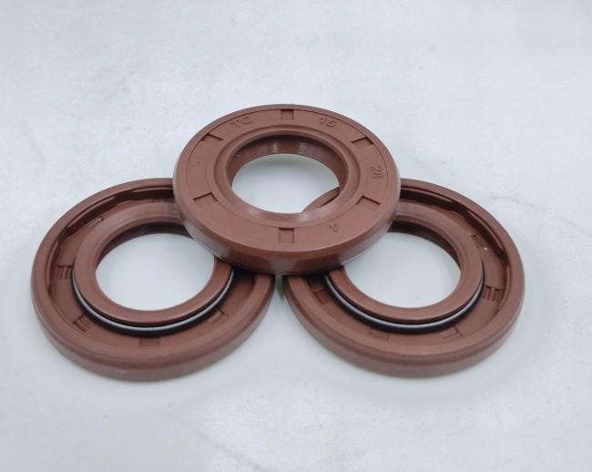 Brown Fkm Material Skeleton Oil Seal 80 Shore A TC Type OEM Customizable Size