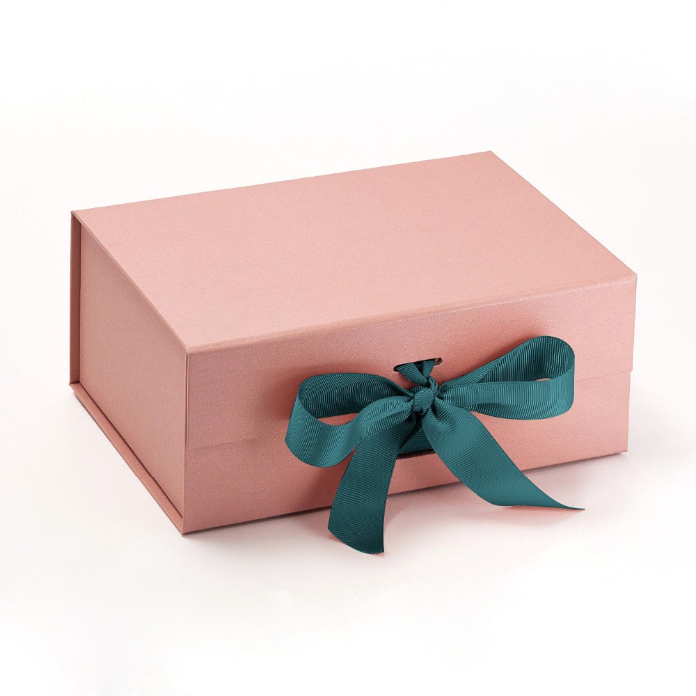 Customized Logo Folding Gift Box With Ribbon Closure Degradable Card Paper Material