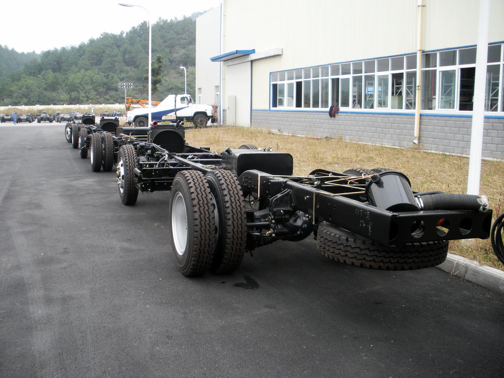 Euro4 Dongfeng EQ6690K4AC Bus Chassis,Dongfeng Coach Bus Chassis,Dongfeng City Bus Chassis