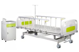 China Central Brakes 50 Degrees Manual Crank Hospital Bed wholesale