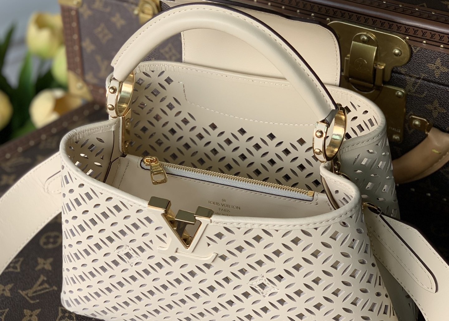 Hollow Out Womens Luxury Handbag , Snakeskin Off White Crossbody Bag