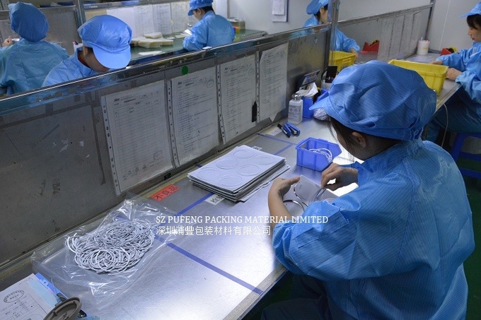 PTFE Fiberglass Cloth High Temperature Of 260℃ With Release Paper