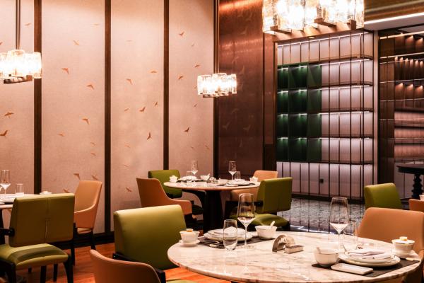 Varnish Finished Hotel Restaurant Furniture Featuring Various Shapes and Modern