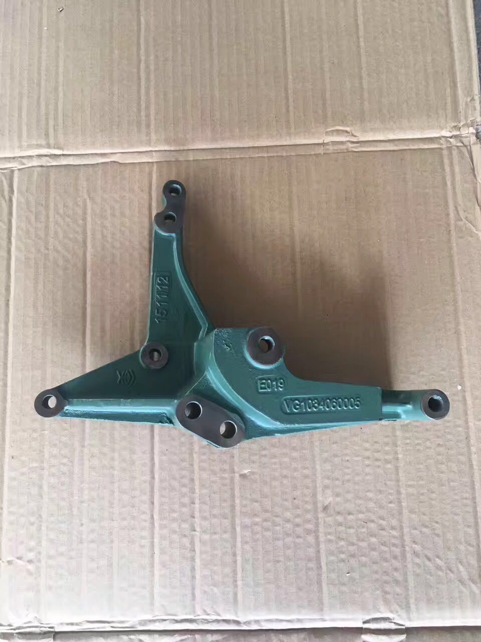 HOWO truck engine part Generator, air conditioner compressor bracket for D10 ENGINE VG1034060005