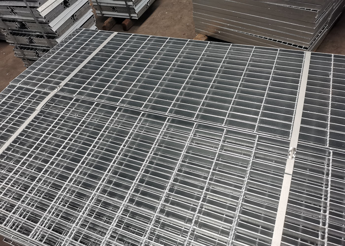 Galvanized 304 Stainless Steel Bar Grating 90mm For Pharmaceutical Storage Platform