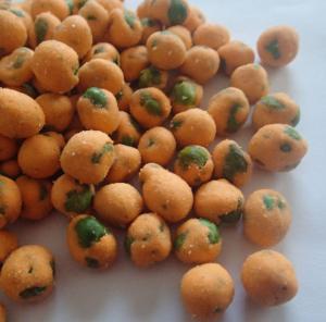 China Wheat Flour Healthy Crispy Snacks Chili Coated Green Pea Crisps wholesale