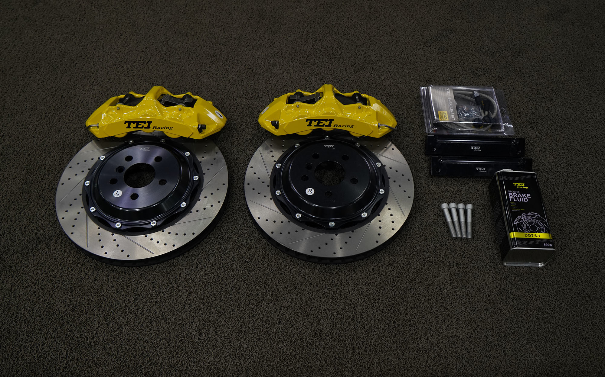 BMW E39 / E39 M/E39 M5 5-Series Front 1997 2003 Front BBK 18 Inch Wheel 355*32mm Drilled And Slotted Rotor