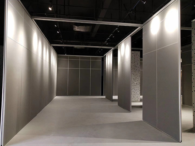 POM Hanging Wheels Sliding Folding Partition walls with doors ODM