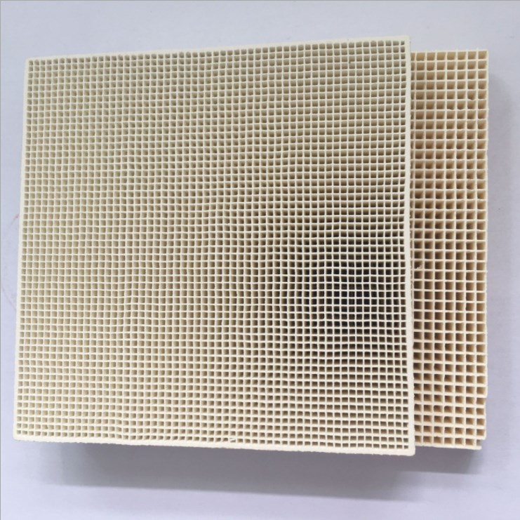 Cordierite Mullite Ceramic Honeycomb Heat Storage Carrier with 80% Al2O3 Content
