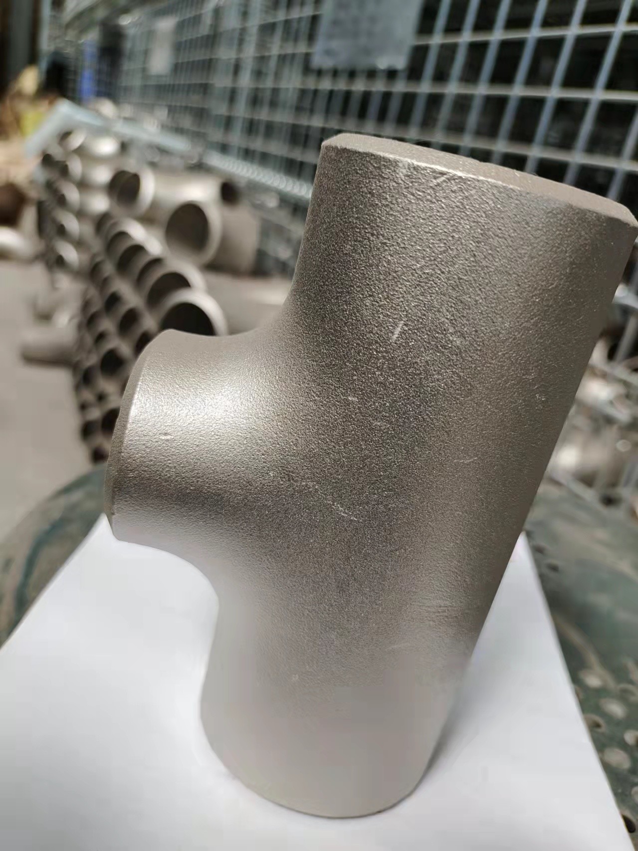 BSPT JIS B2311 Carbon Steel Tees Seamless Sch 10 Cushion Tee Pipe Fitting