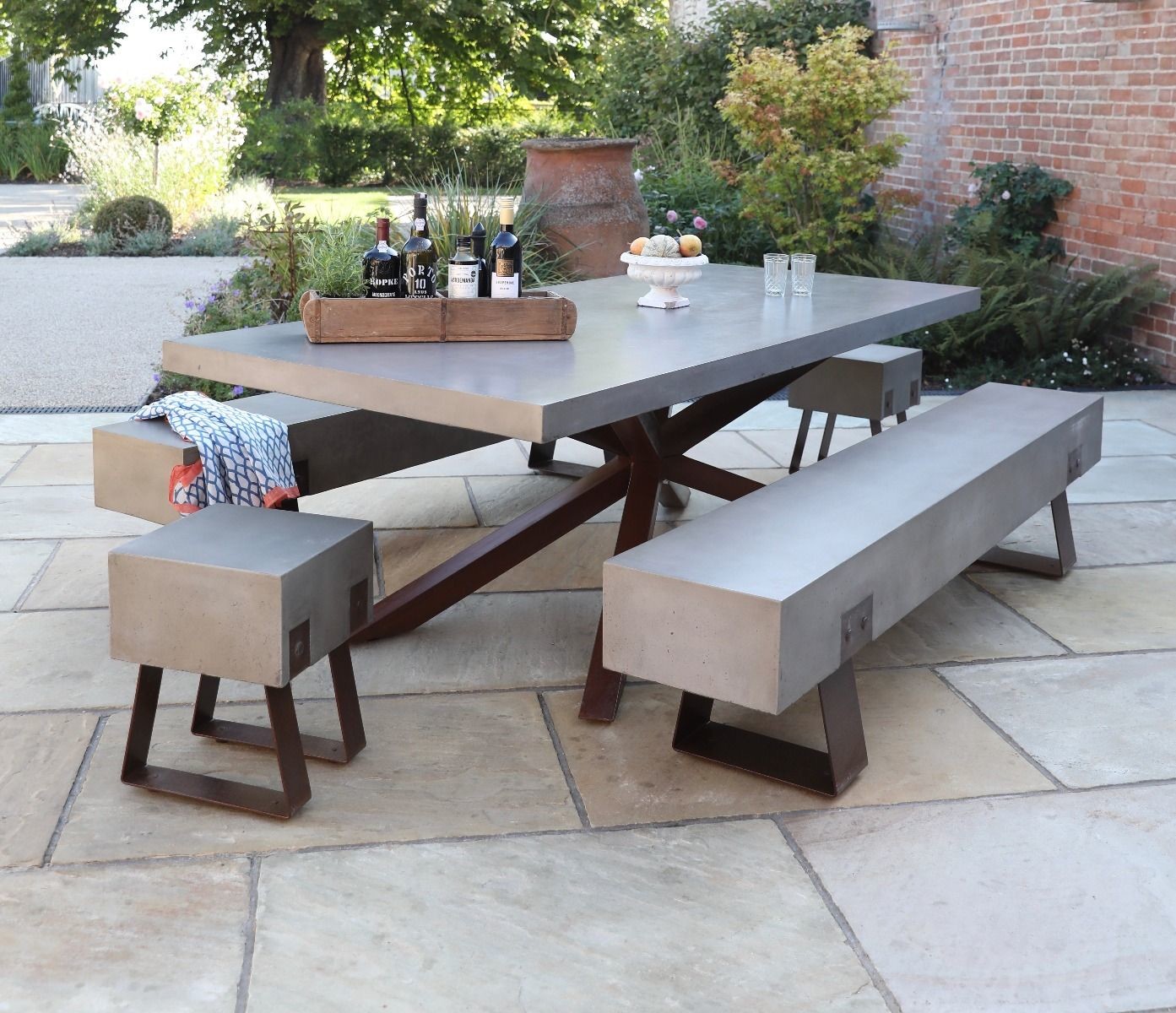 Lightweight Outdoor Concrete Furniture Concrete Side Table Bench Manufacturer