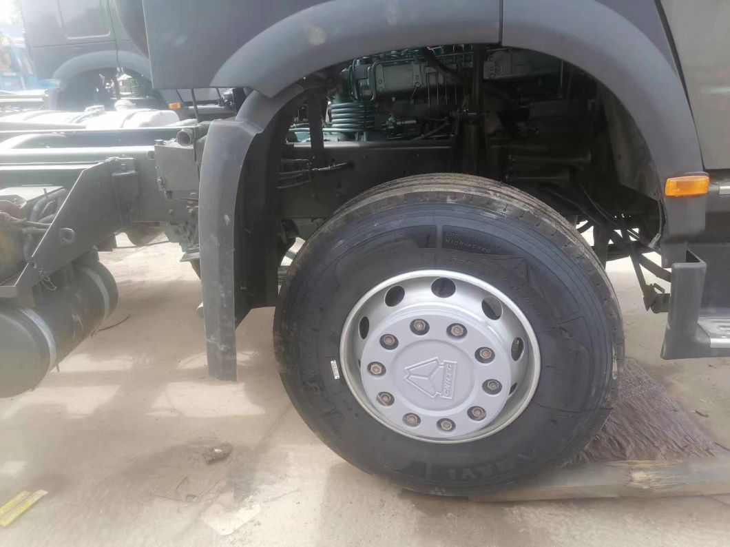 Gray Sinotruk Heavy Truck 6*4 Tractor Truck