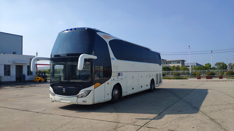 LHD/RHD Cummins 375HP Euro5 51+2 Seats Luxury Coach Bus YBL6128SD for Peru