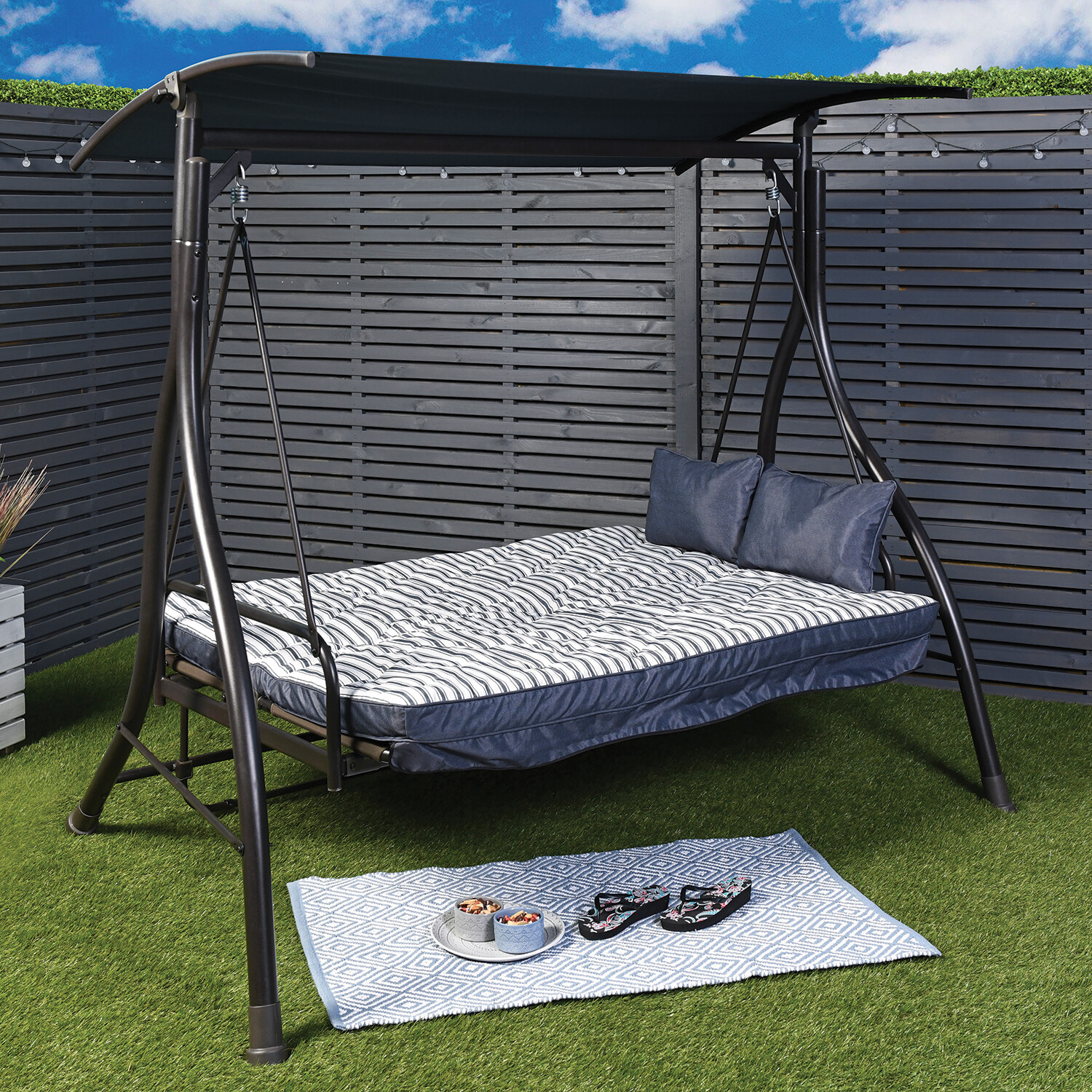 Comfortable and Durable 3 Seater Garden Swing Chair with Canopy Weight Capacity 340kg