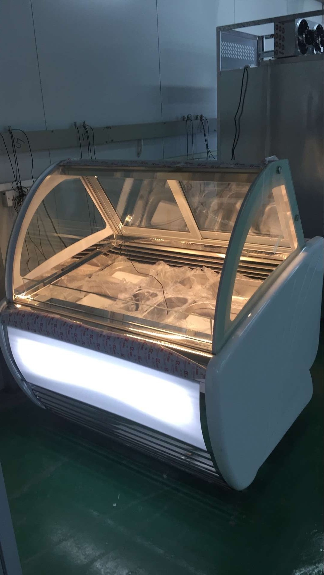 50Hz 220V Ice Cream Cabinet Display , Multipurpose Gelato Showcase Freezer