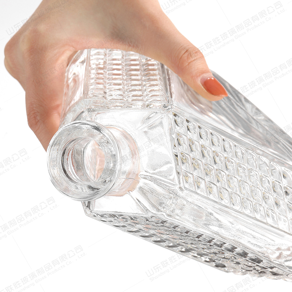 Customized 500ml Square Glass Bottle for Liquor 50cl made of Healthy Lead-free Glass
