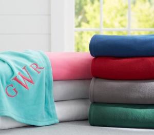 China Solid Color Coral Colored Throw Blanket For Sofa / Bed Anti - Pilling Comfortable wholesale