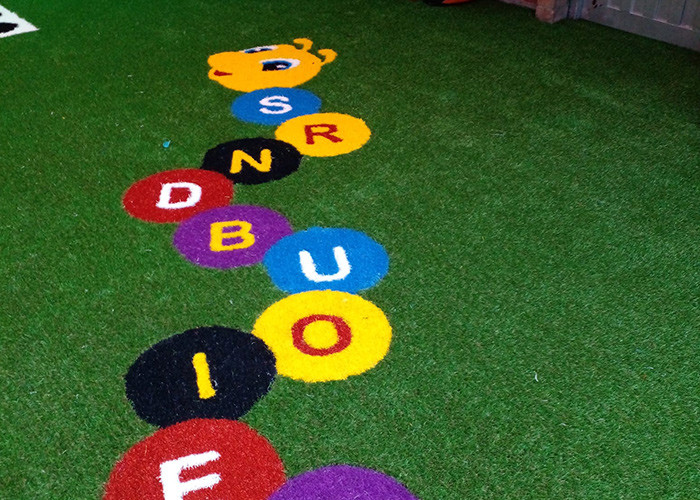 15mm Durable Pictured Artificial Grass Logo Customized Synthetic Turf For Sports Courts Or Leisure Areas Decoration