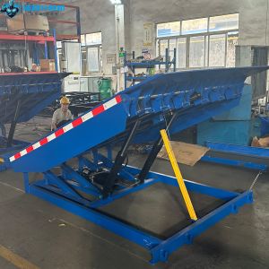 China Mechanical Container Loading Dock Leveler Platform Lifter 15mm Plate wholesale