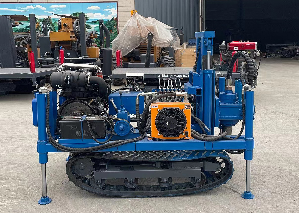 Crawler Water Well Drilling Rig With 1200kg Weight And 0-50r/min Drilling Speed