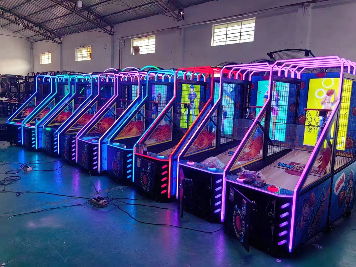 Coin Operated Luxury Street Arcade Basketball Hoop Machine With 55LCD Big Screen