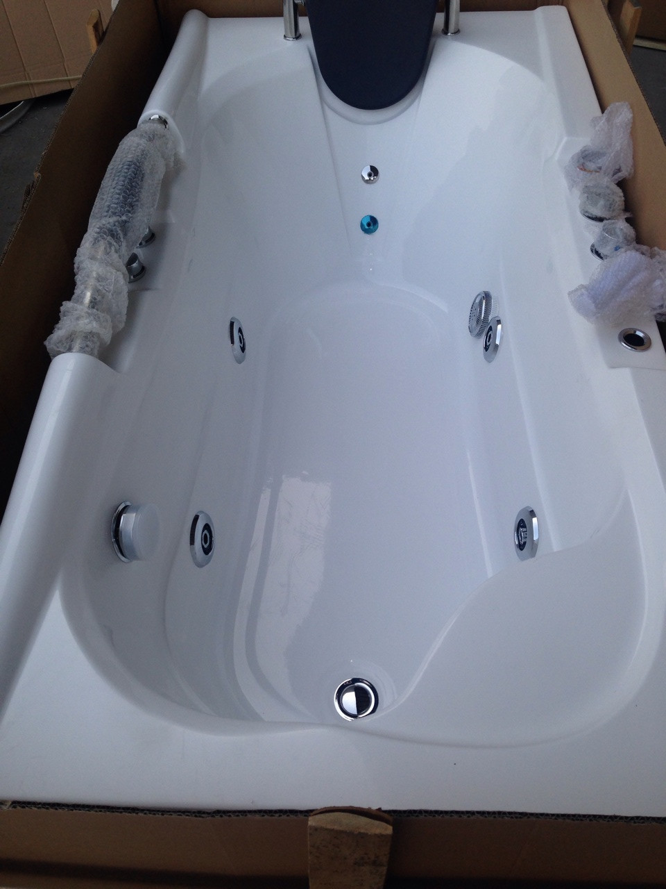 bathtub fiber glass