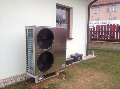 Air Source Chiller Air To Water Heat Pump , EVI Air Source Heat Pump 18kw WIFI