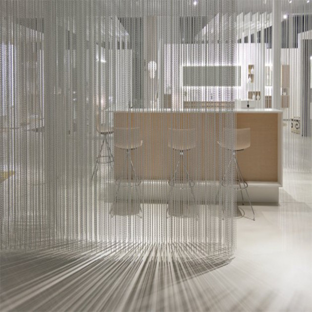 Aluminum chain link curtain for divider/partition
