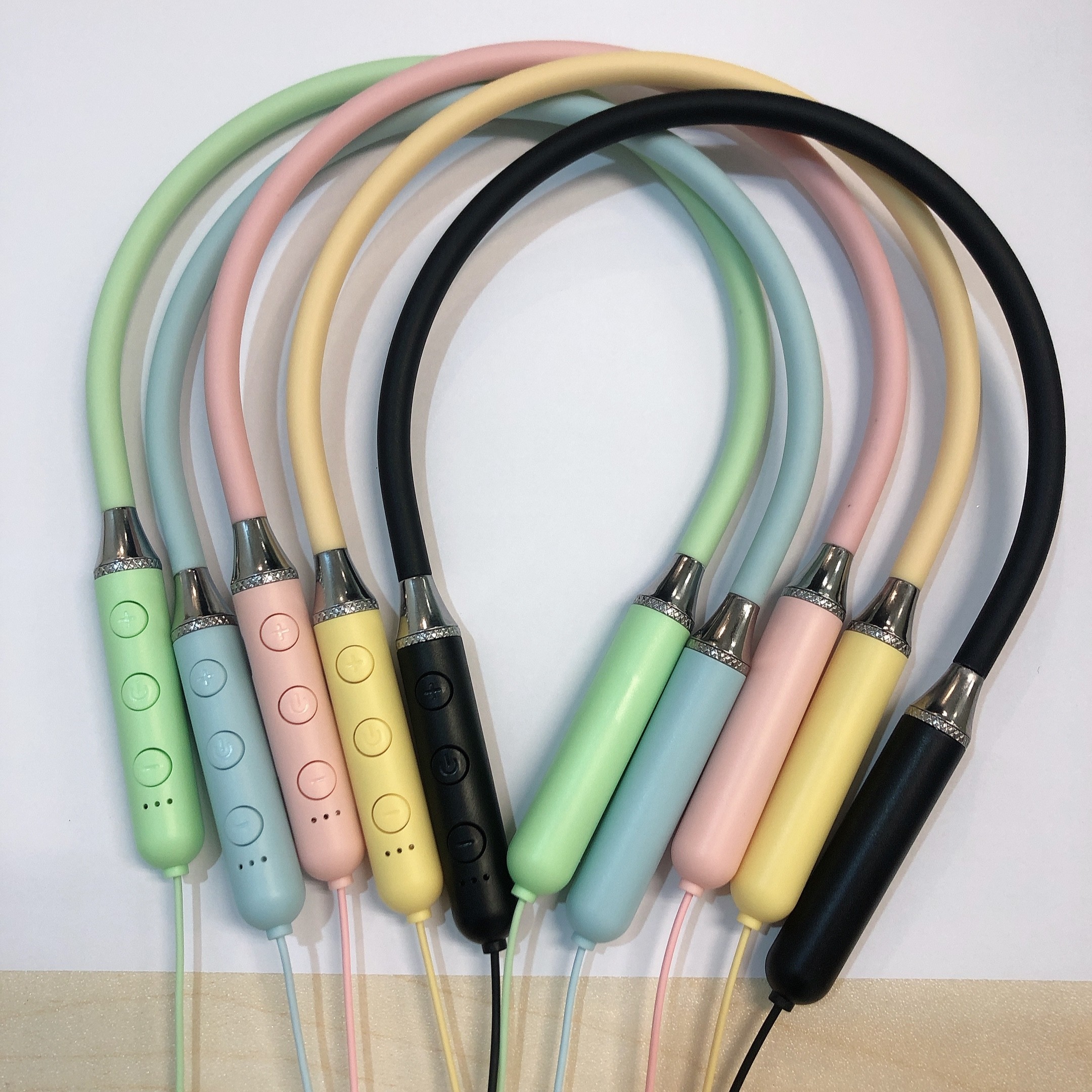 hot sale Lithium Battery 90mAh 10m In Ear Neckband Bluetooth Earphone