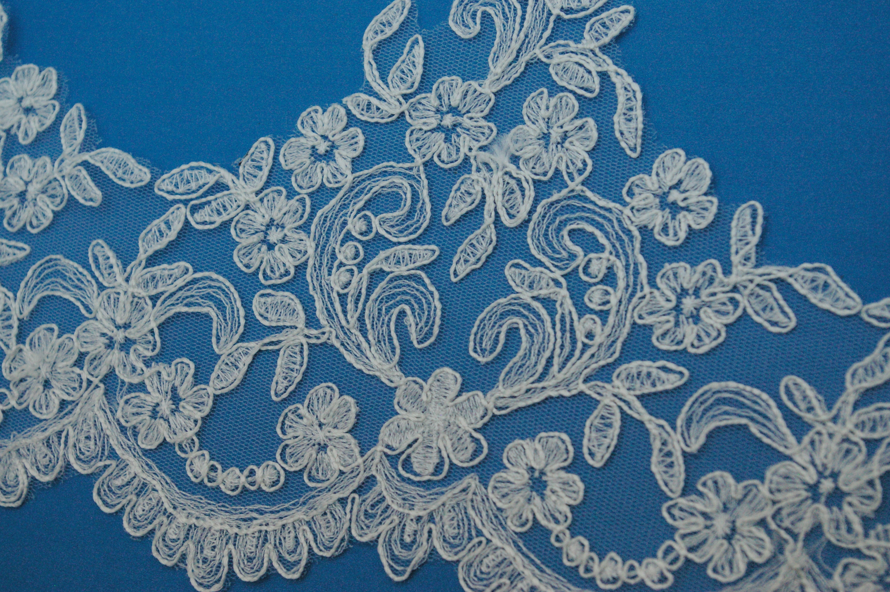 Embroidery Wedding Lace Trimming Gold Wire Lace Border H27cm*L20cm Repeat